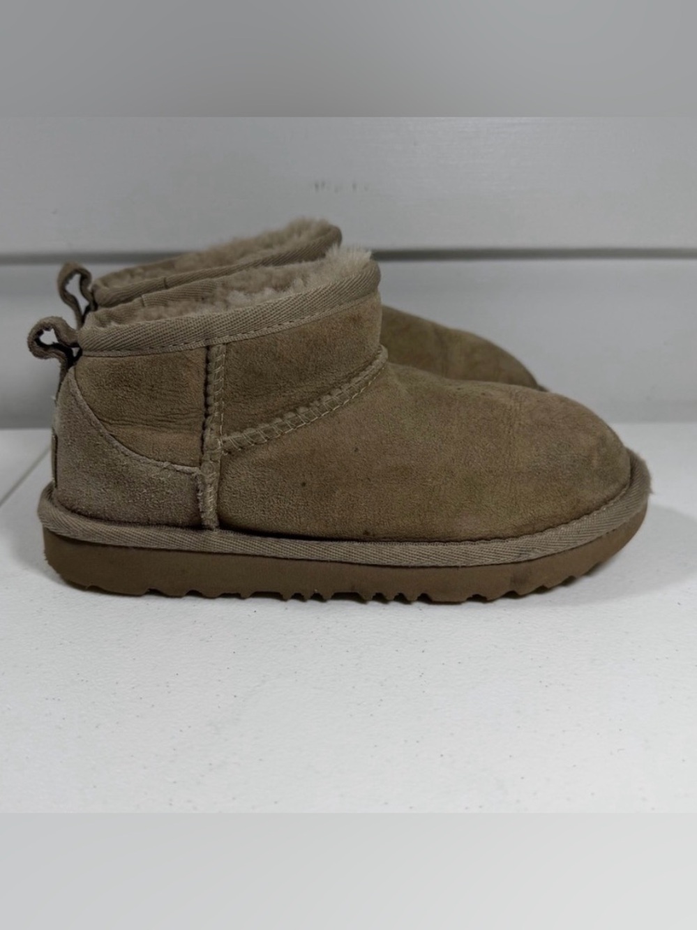 Ugg Classic Ultra Mini Round Toe Shearling Lined Boots size 13